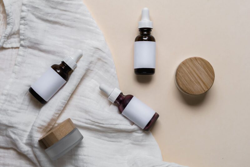 Retinol para iniciantes: como começar sem descamar o rosto inteiro