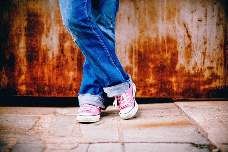 Adeus, skinny: as novas silhuetas do jeans e como escolher o modelo certo para o seu corpo